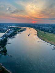 D&uuml;sseldorfs malerische Flusslandschaft