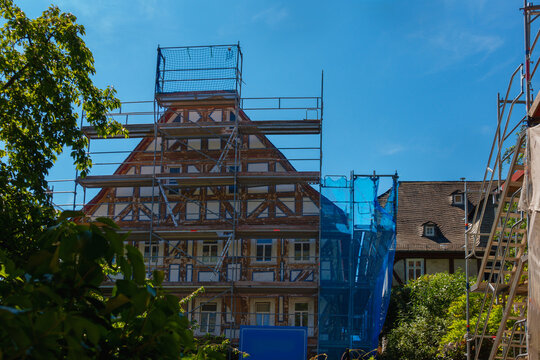 Fachwerkhaus einger&uuml;stet, Renovierung