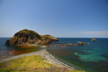 佐渡島の二ツ亀を臨む