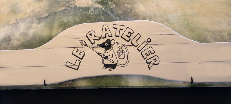 enseigne du magasin artisanat de  peinture le ratelier
