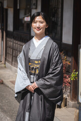 着物を着た日本人女性