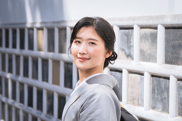 着物の日本人女性