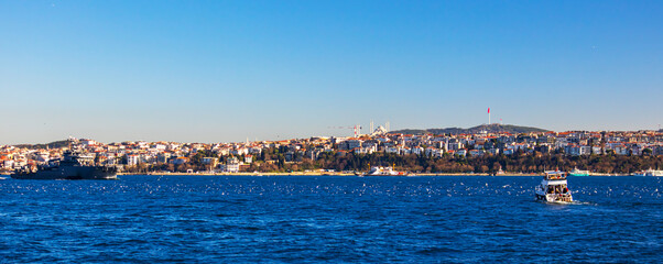 Naklejka premium View of the uskudar coastline istanbul