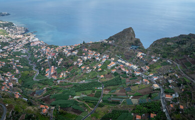 Carreteras de Funchal desde punto de vista aéreo