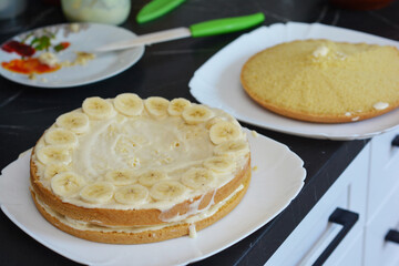Cooking sponge cake with bananas at home