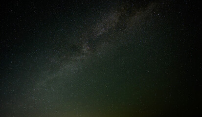 無限の星空を捉えた夜の風景