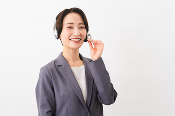 若い女性のオペレーター　ビジネスイメージ