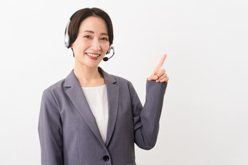 若い女性のオペレーター　ビジネスイメージ