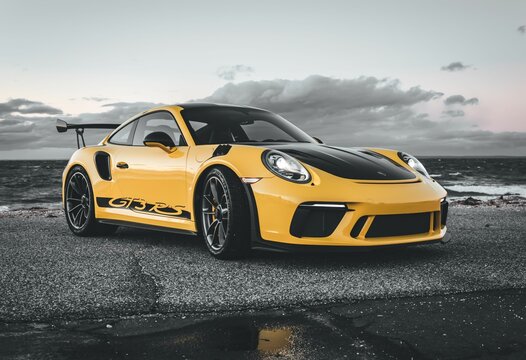 A nice Porsche GT3 RS down by the beach