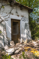 abandoned building, wrecked, urbex photography