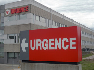 Indication de l'urgence en français dans un hôpital de la Ville de Québec