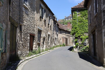 Rue typique, village de Angles sur l'Anglin, d&eacute;partement de la Vienne, France