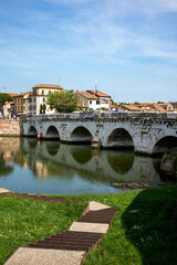 Fototapeta premium Ponte di Augusto e Tiberio, città di Rimini, Emilia Romagna
