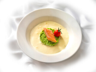 Räucherfischcocktail m. Ersenminzpüree, Suppe, Fisch, Vorspeise, Gemüse, 