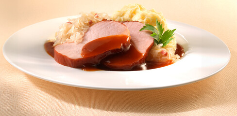 Kasseler, Fleisch, Sauce, Sauerkraut, Kartoffelpürree