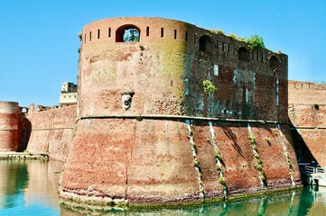 Fortezza dei Medici  al porto di Livorno. Utilizzata dai Medici per la difesa delle attività portuali .