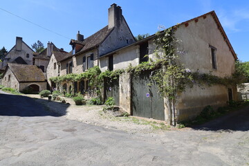 Maison typique, vue de l'extérieur, village de Angles sur l'Anglin, département de la Vienne,...