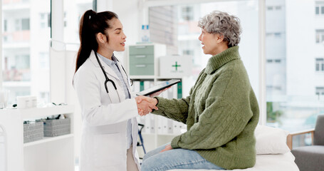 Obraz premium Welcome, old woman or doctor shaking hands with patient in consultation for healthcare checkup at hospital. Meeting, handshake or medical worker greeting a senior person in appointment at clinic