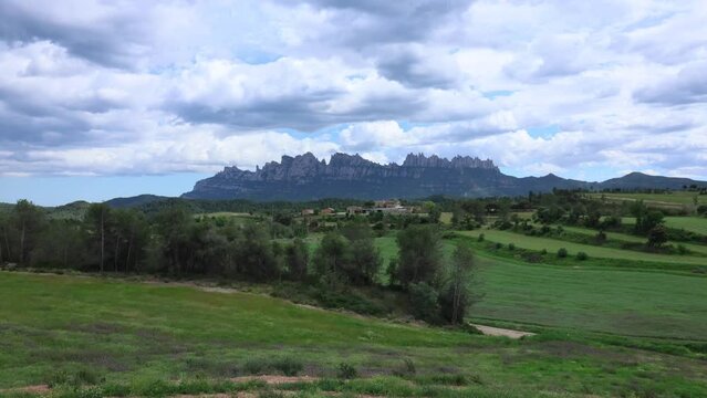 Macizo de Montserrat , Barcelona, ManresaTimeLapse de 10 segundos 