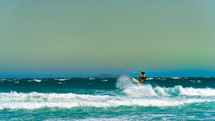 Kitesurf Mar Esporte Praia Campeche Floripa Florianópolis Praia Água Vento Aventuras Ondas Brasil Adrenalina Verão Prancha Céu Equipamento Natureza Atletas Surfista Colorido Movimento Radical Oceano © Pedro