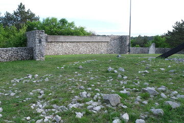 Il monumento nazionale della foiba di Basovizza a Trieste, Friuli-Venezia Giulia, Italia.