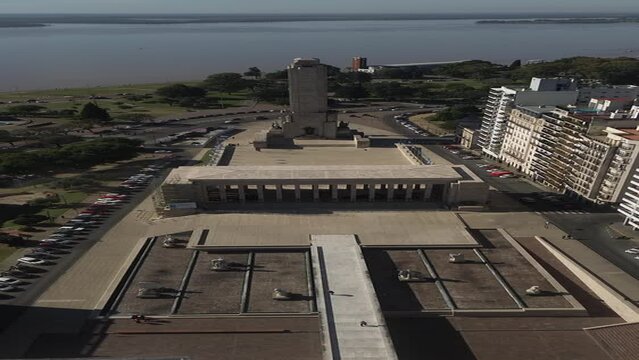 Monumento a la Bandera Argentina - rosario - dron - 9:16 - 4k - historia - reel - vertical - dia de la bandera - 20 de junio