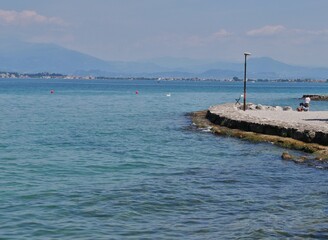 Fototapeta premium Schwäne auf dem Gardasee in Italien
