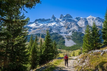 Golmweg mit 3 Türme, Gauertal, Montafon in Vorarlberg, Österreich