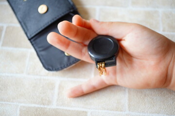 小学生の子供に購入したリール付きのキーケース。