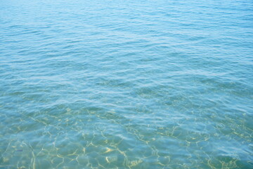 晴れた日の熱海の海。GWの家族旅行。