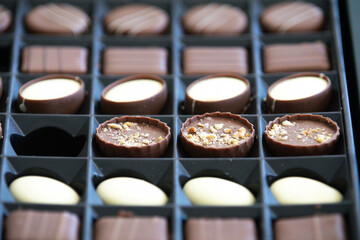 Fine and decorated chocolate candies