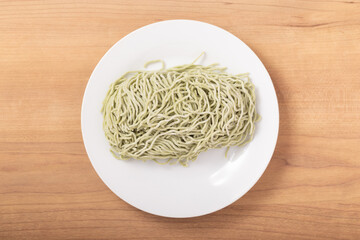 三陸産わかめを練り込んだ中華麺