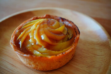 コンビニで買ってきたさつまいものタルトでティータイム。