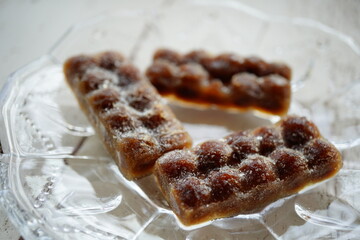 冷凍タピオカが10粒単位でスティックになっている。