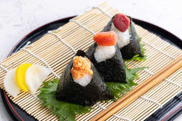 おにぎり　rice ball