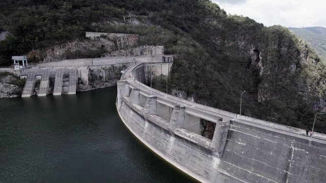 el cajon dam honduras tourist center for foreigners