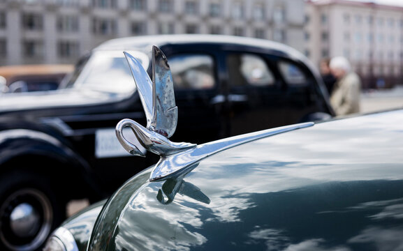  vintage car Packard logo
