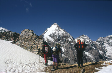 Kletterer vor der Königspitze (Gran Zebrù) mit 3851 m der zweithöchste Gipfel der Ortler-Alpen...