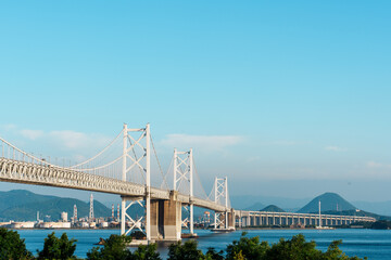 瀬戸大橋を望む