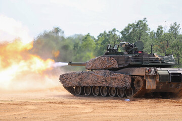 Fototapeta premium Tank firing 