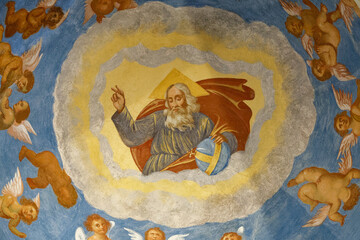 Anges et représentation de Dieu. Fresques de la voûte de l’Église San Nicola di Myra à Locorotondo. Italie