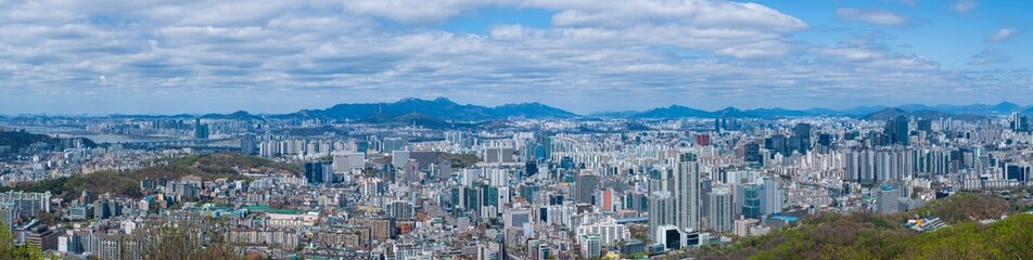 Fototapeta premium Panoramic photos of Seoul South Korea during the day Blue sky and clouds on a clear day