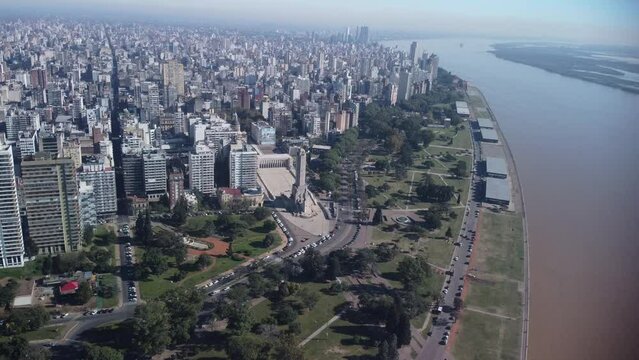 Monumento a la Bandera Argentina - rosario - dron - 9:16 - 4k - historia - reel - vertical - dia de la bandera - 20 de junio