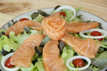 smoked salmon with lemon and dill Salmon steak: smoked salmon: salmon sushi