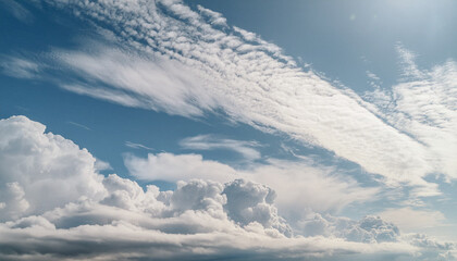 Naklejka premium 青空 白い雲 晴天 自然 爽やか 自由 希望 穏やか 広がり 無限 背景 