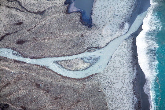 King penguin (Aptenodytes patagonicus) aerial view of huge breeding colony, brown areas are chicks, St Andrews Bay, South Georgia. 