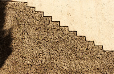 Pared con estructura en forma de escalera