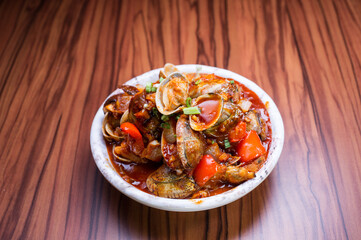 The best healthy dishes are pasta, fish, boiled vegetables with fresh seafood, boiled eggs with tomatoes, and fried fish.