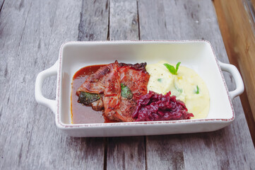 lebergericht schinken püree rotkraut 