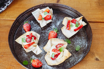 erdbeeren mit creme im teig 